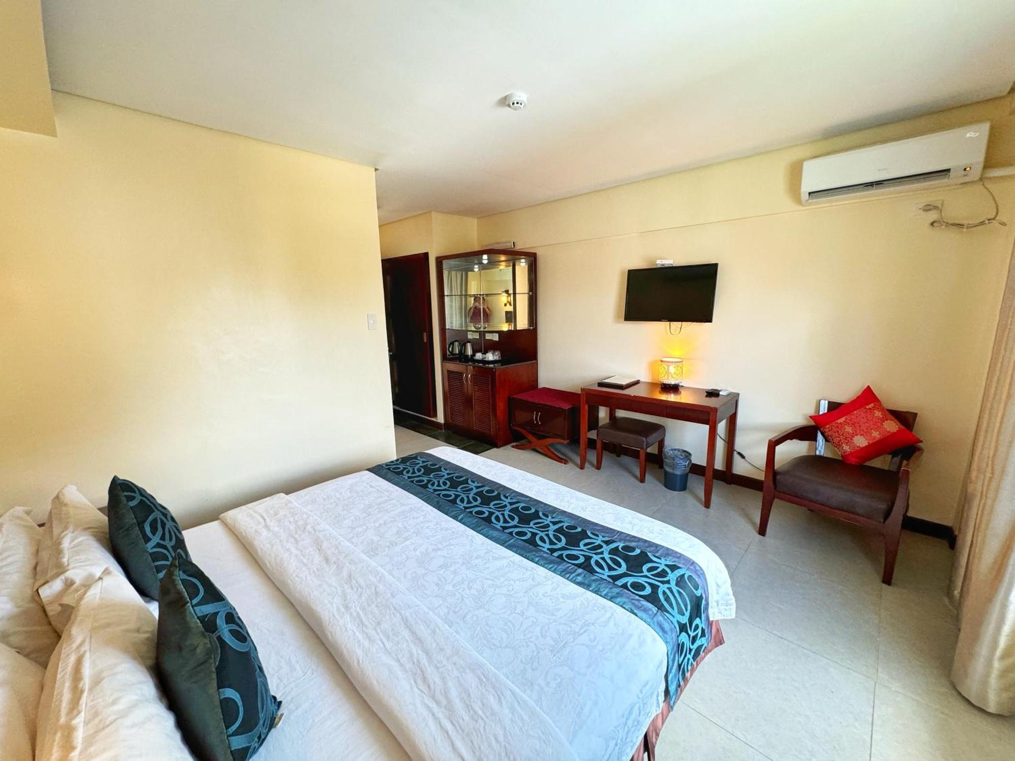 Golden Phoenix Hotel Boracay Manoc-Manoc Экстерьер фото