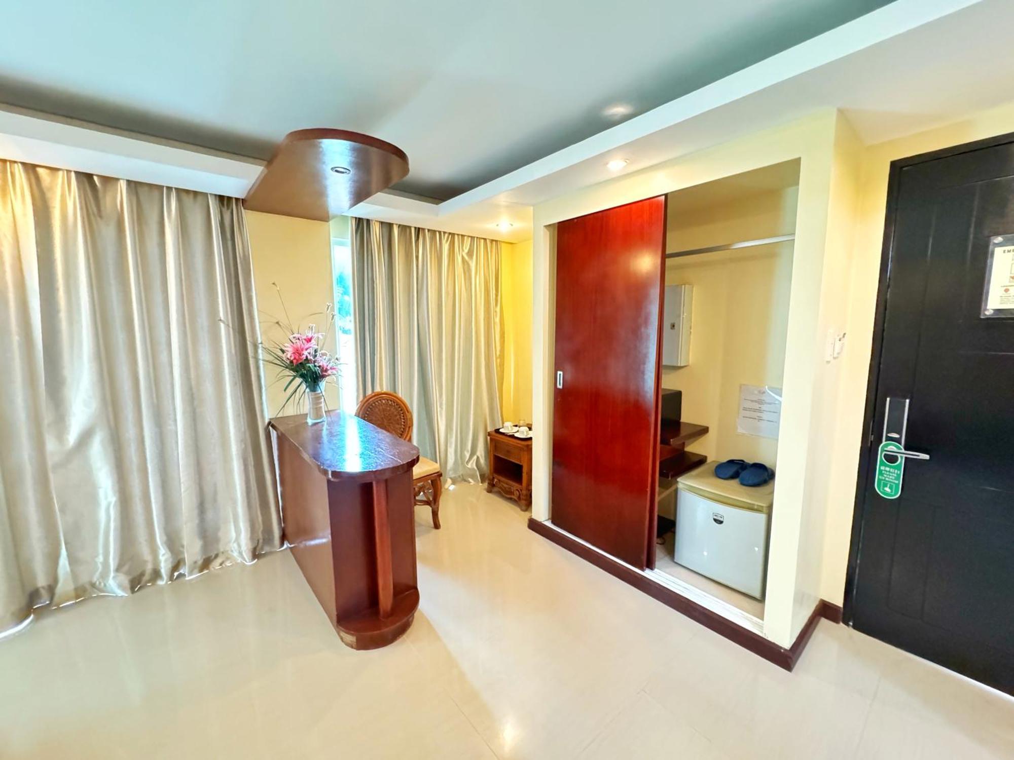 Golden Phoenix Hotel Boracay Manoc-Manoc Экстерьер фото