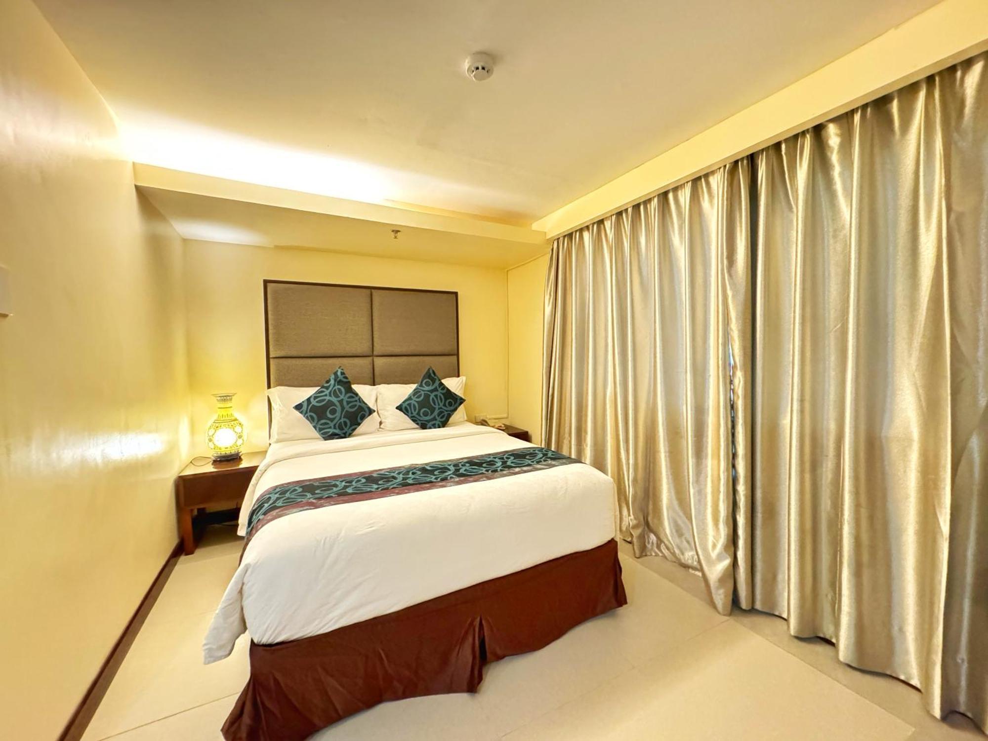 Golden Phoenix Hotel Boracay Manoc-Manoc Экстерьер фото
