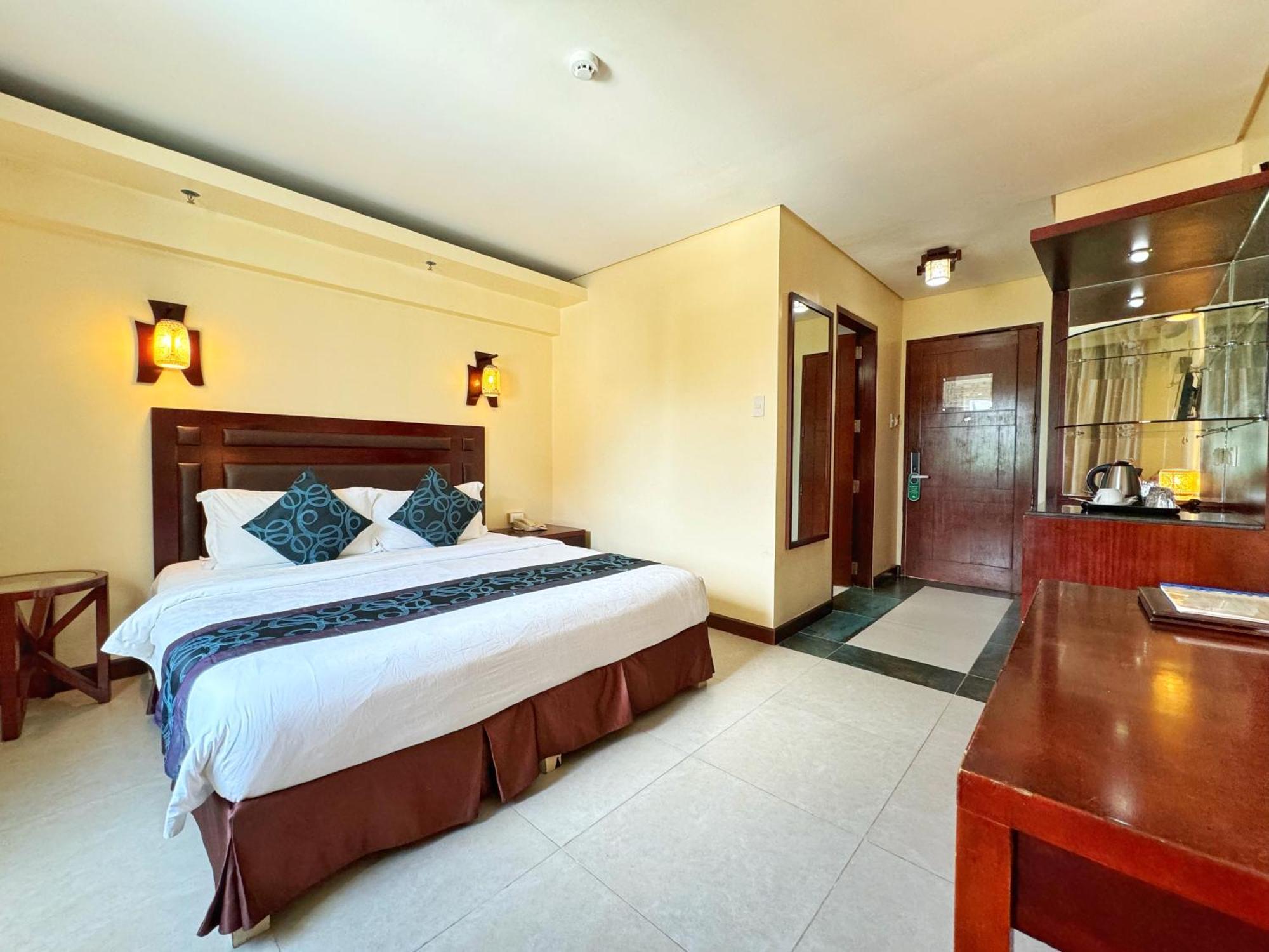Golden Phoenix Hotel Boracay Manoc-Manoc Экстерьер фото