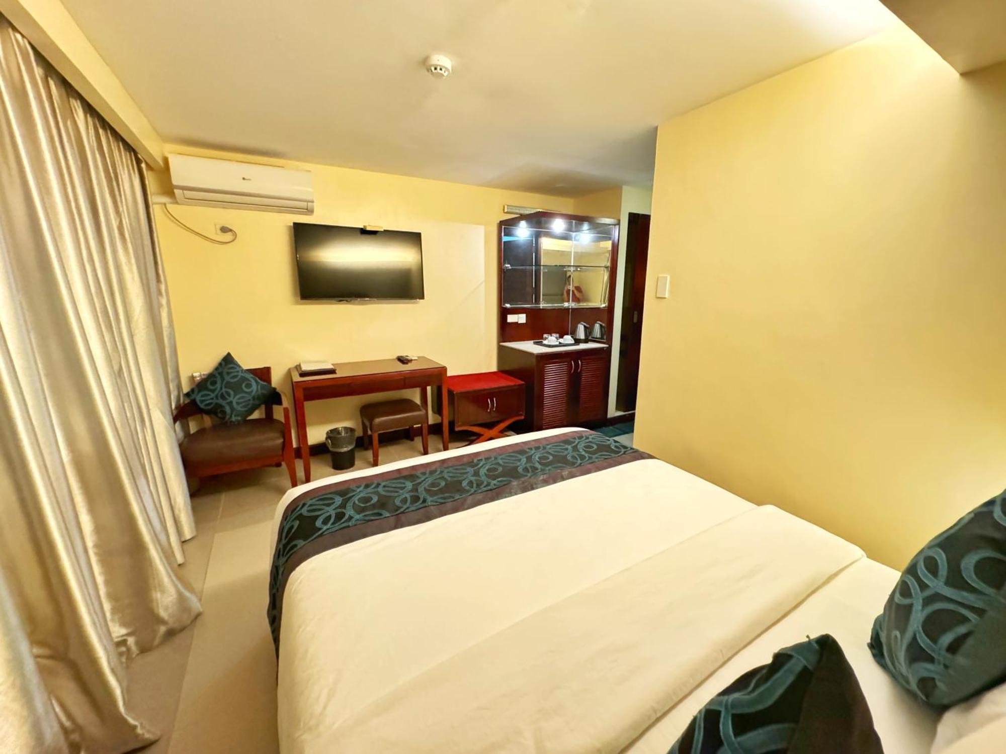 Golden Phoenix Hotel Boracay Manoc-Manoc Экстерьер фото